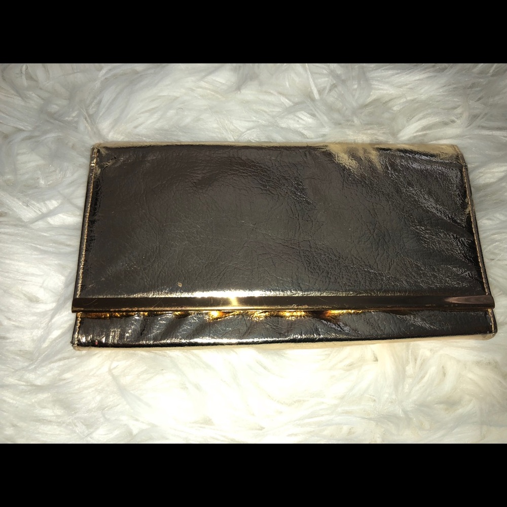 Gold clutch
